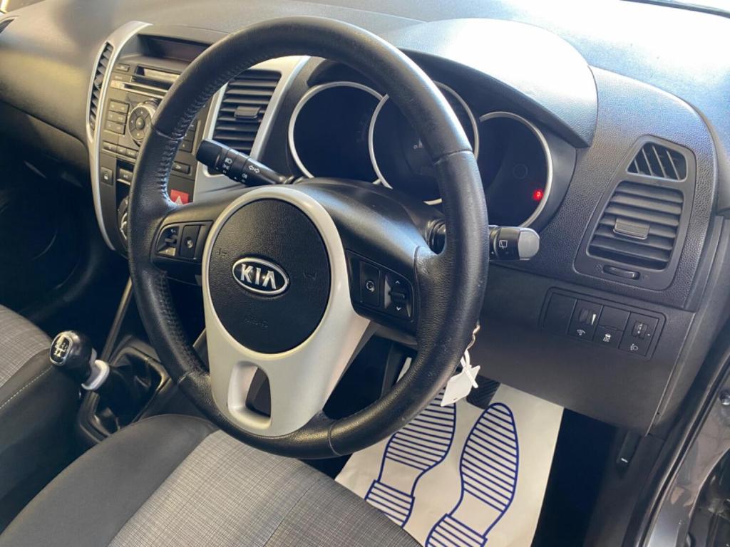 KIA VENGA