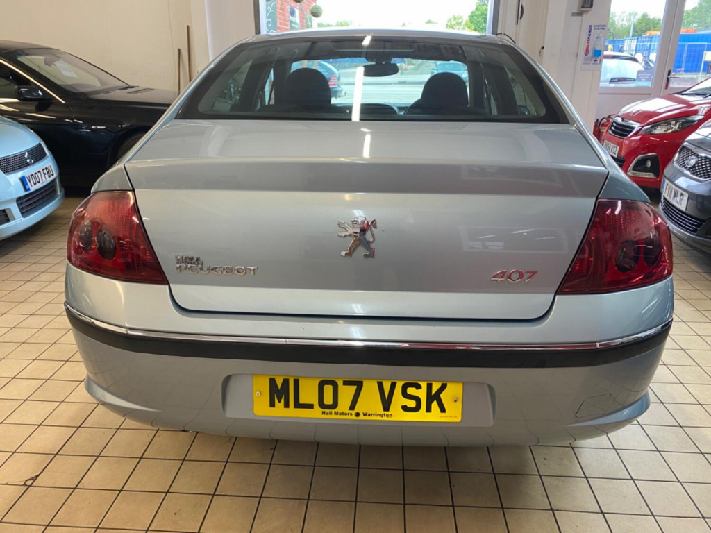 PEUGEOT 407