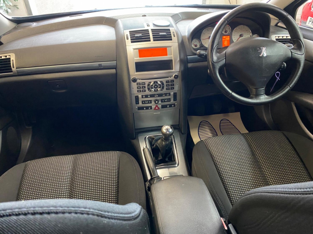 PEUGEOT 407