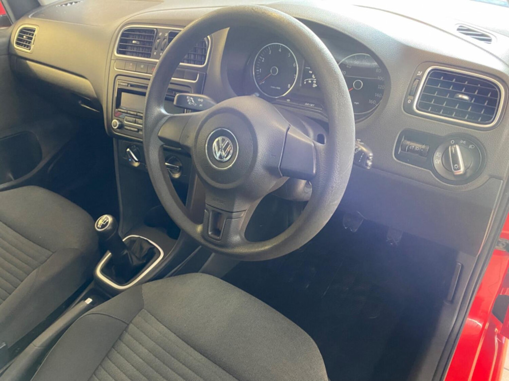 VOLKSWAGEN POLO
