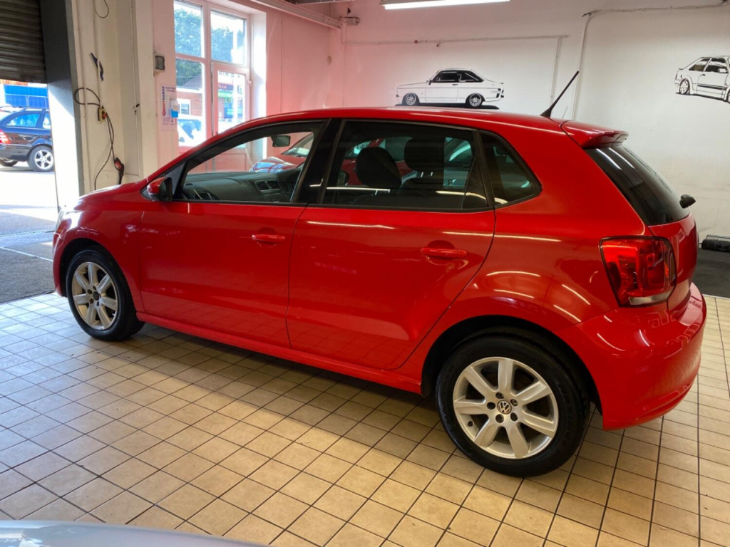 VOLKSWAGEN POLO
