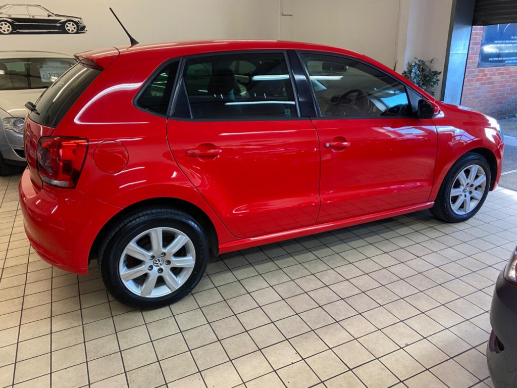 VOLKSWAGEN POLO