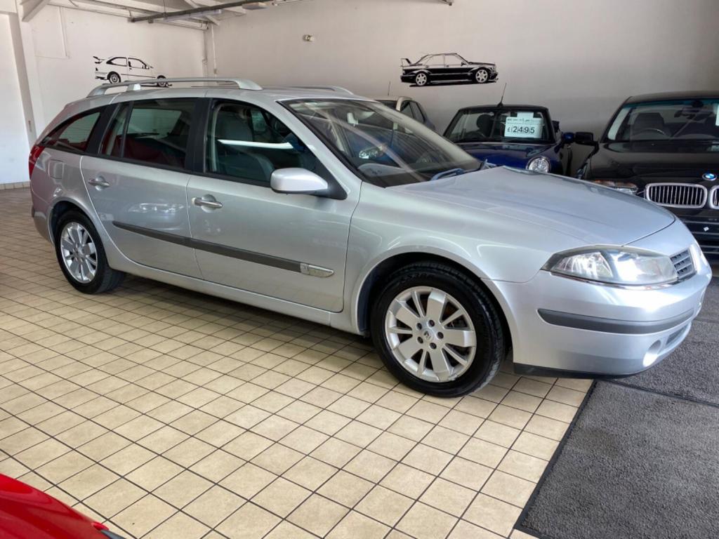 View RENAULT LAGUNA 2.0 dCi Dynamique