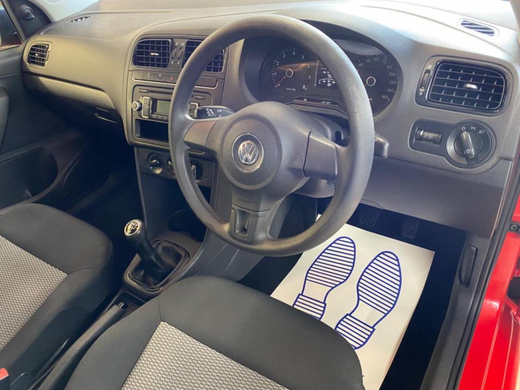 VOLKSWAGEN POLO