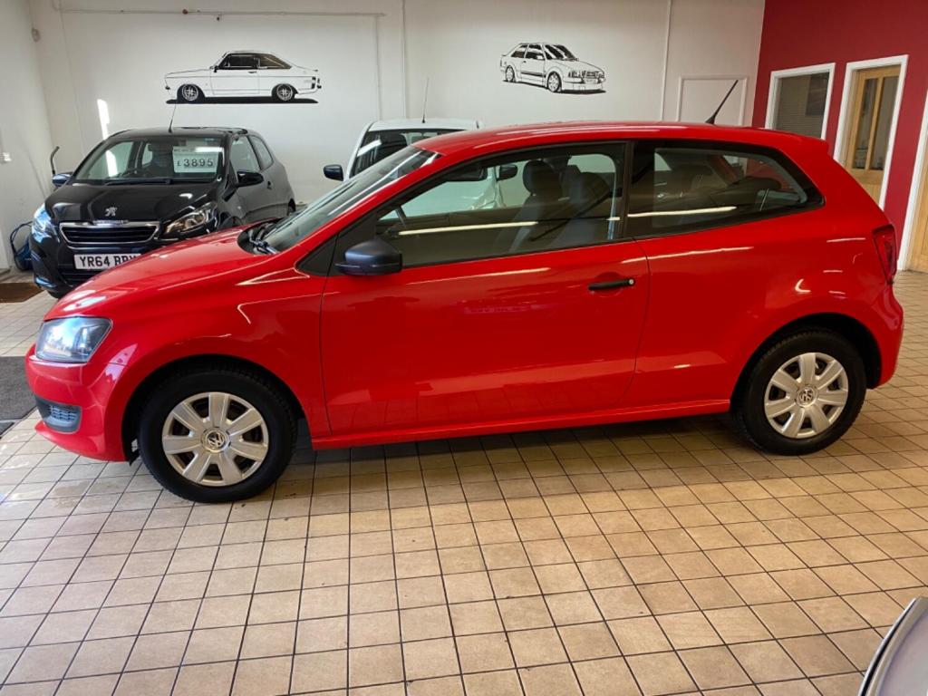 VOLKSWAGEN POLO