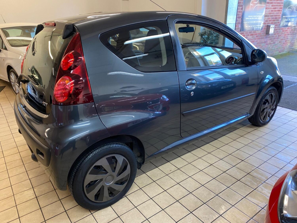 PEUGEOT 107