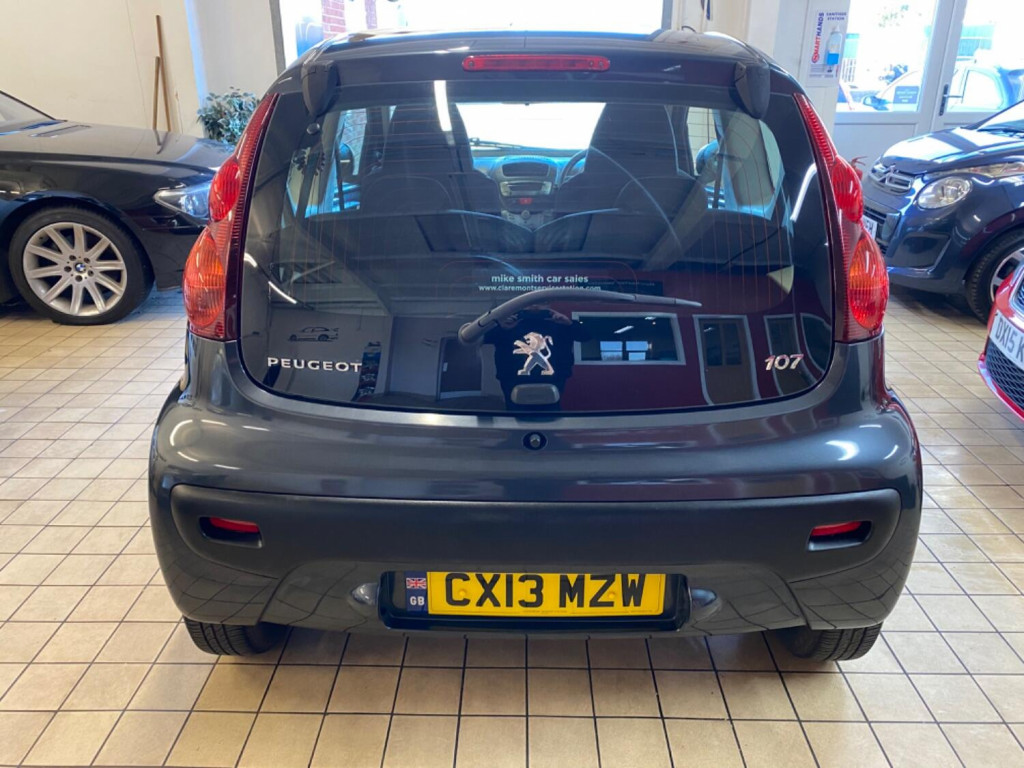 PEUGEOT 107