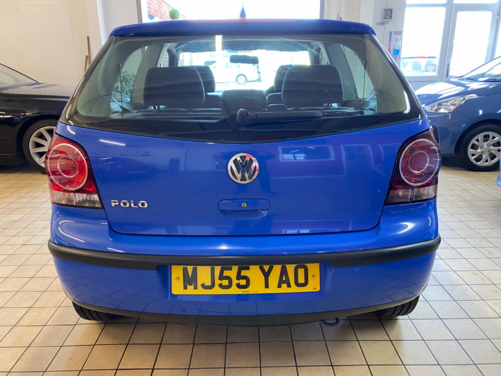 VOLKSWAGEN POLO