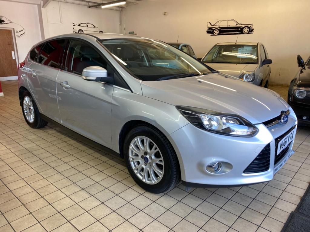 View FORD FOCUS 1.6 Titanium