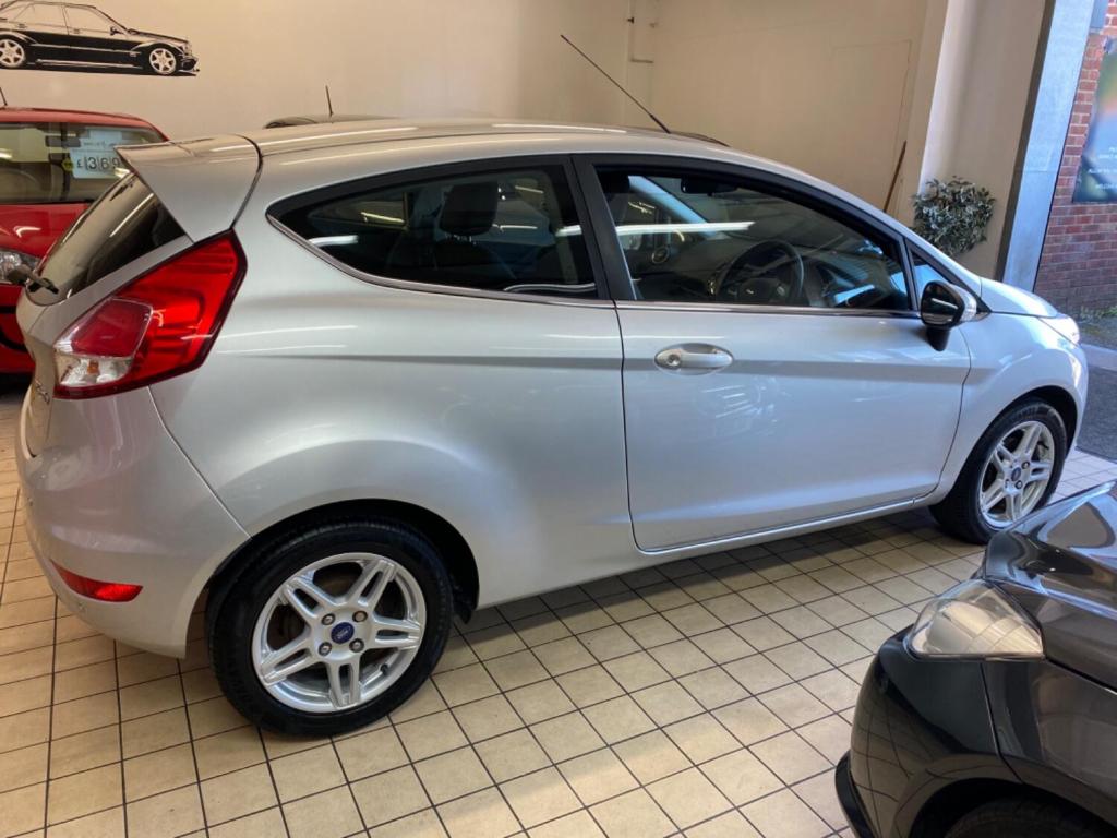 FORD FIESTA