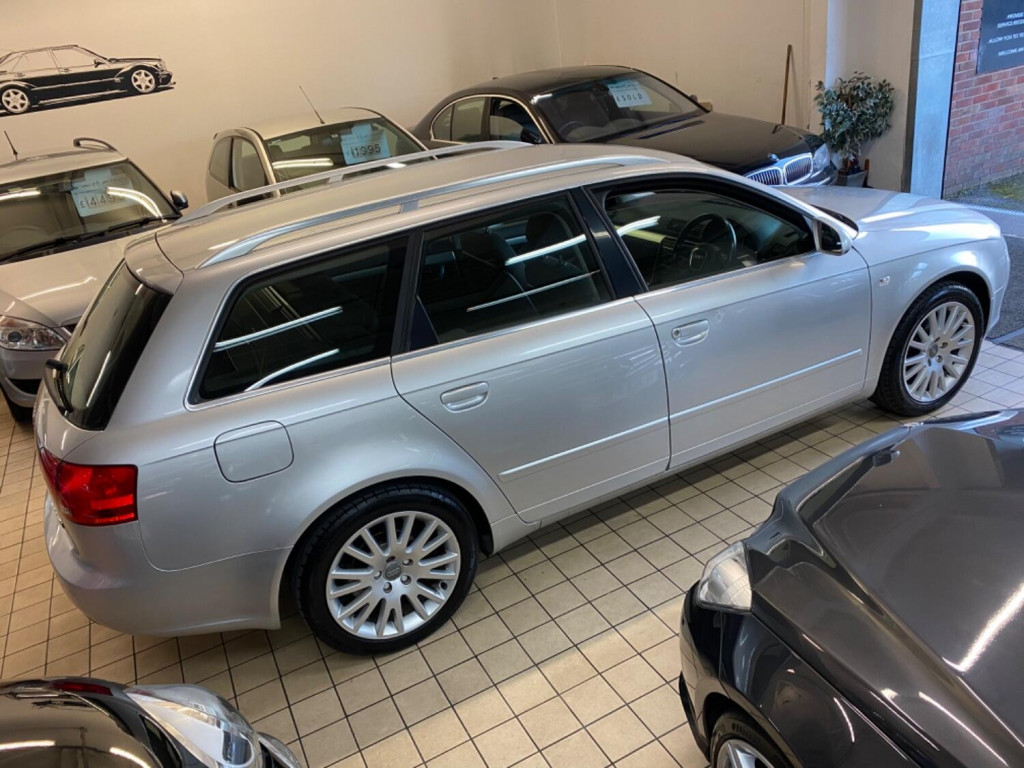 AUDI A4 AVANT