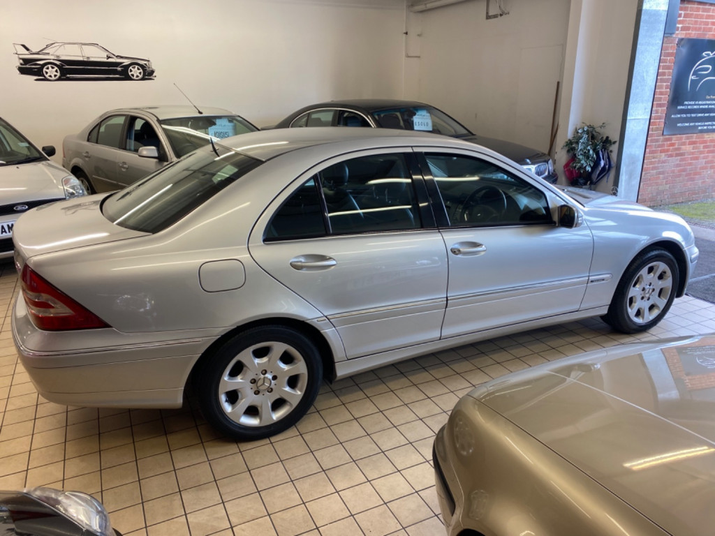 MERCEDES-BENZ C CLASS