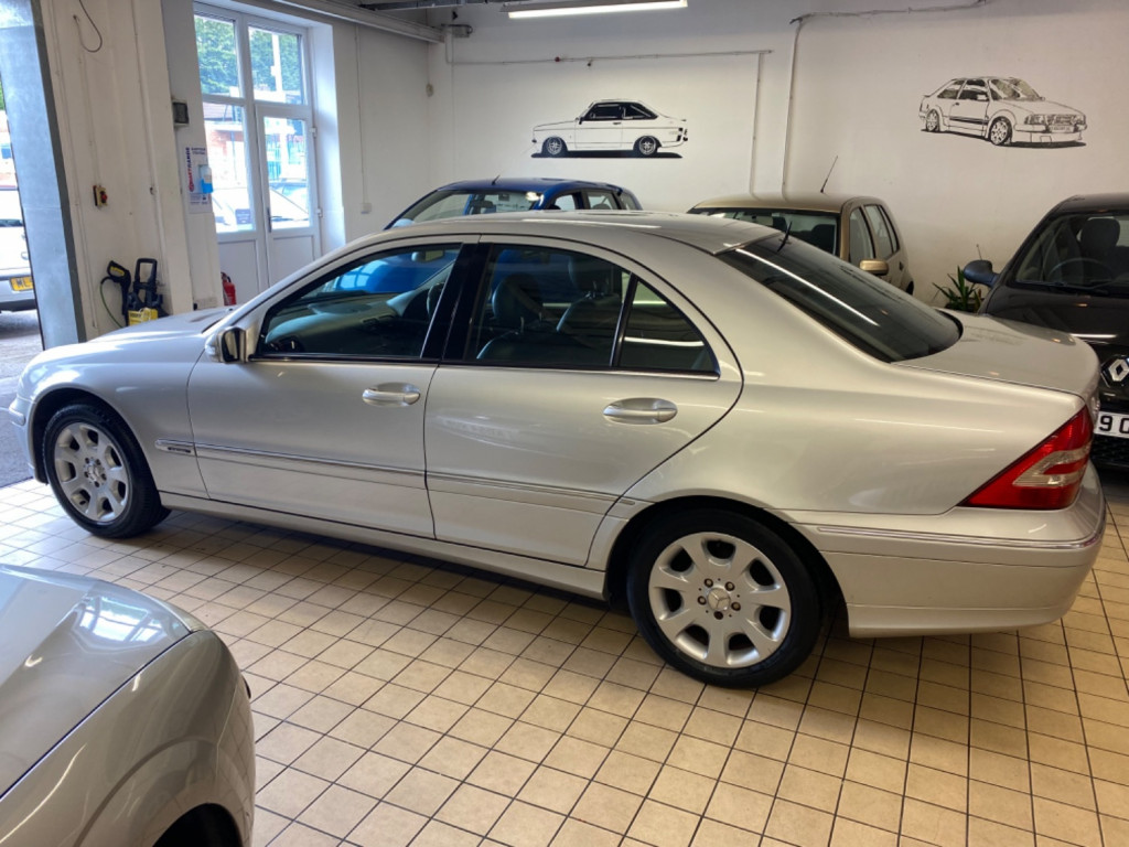 MERCEDES-BENZ C CLASS