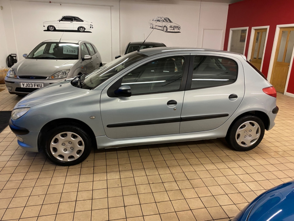 PEUGEOT 206