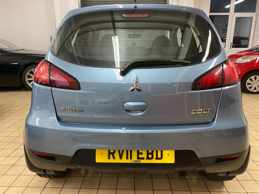 MITSUBISHI COLT