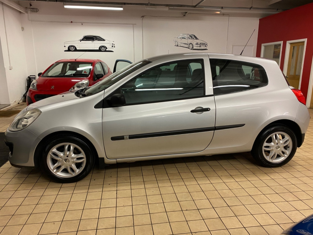 RENAULT CLIO