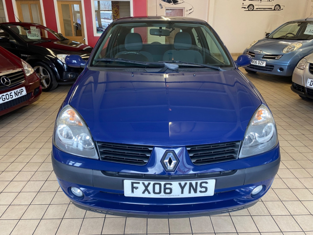 View RENAULT CLIO CAMPUS SPORT 16V