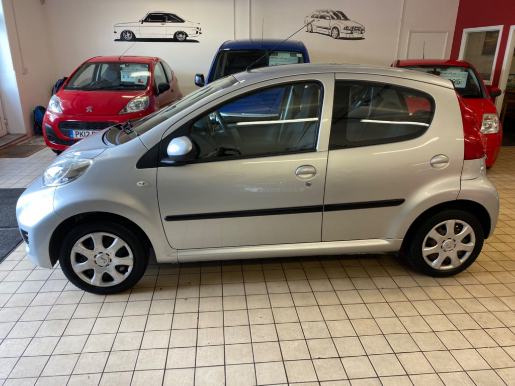 PEUGEOT 107