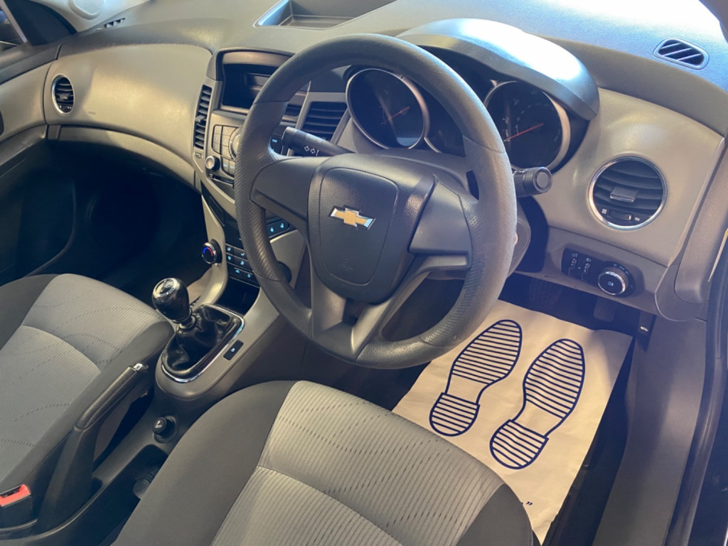 CHEVROLET CRUZE