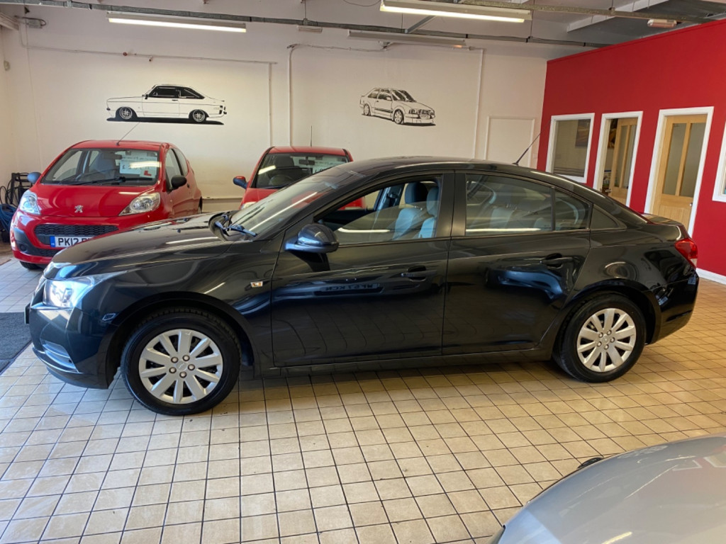 CHEVROLET CRUZE