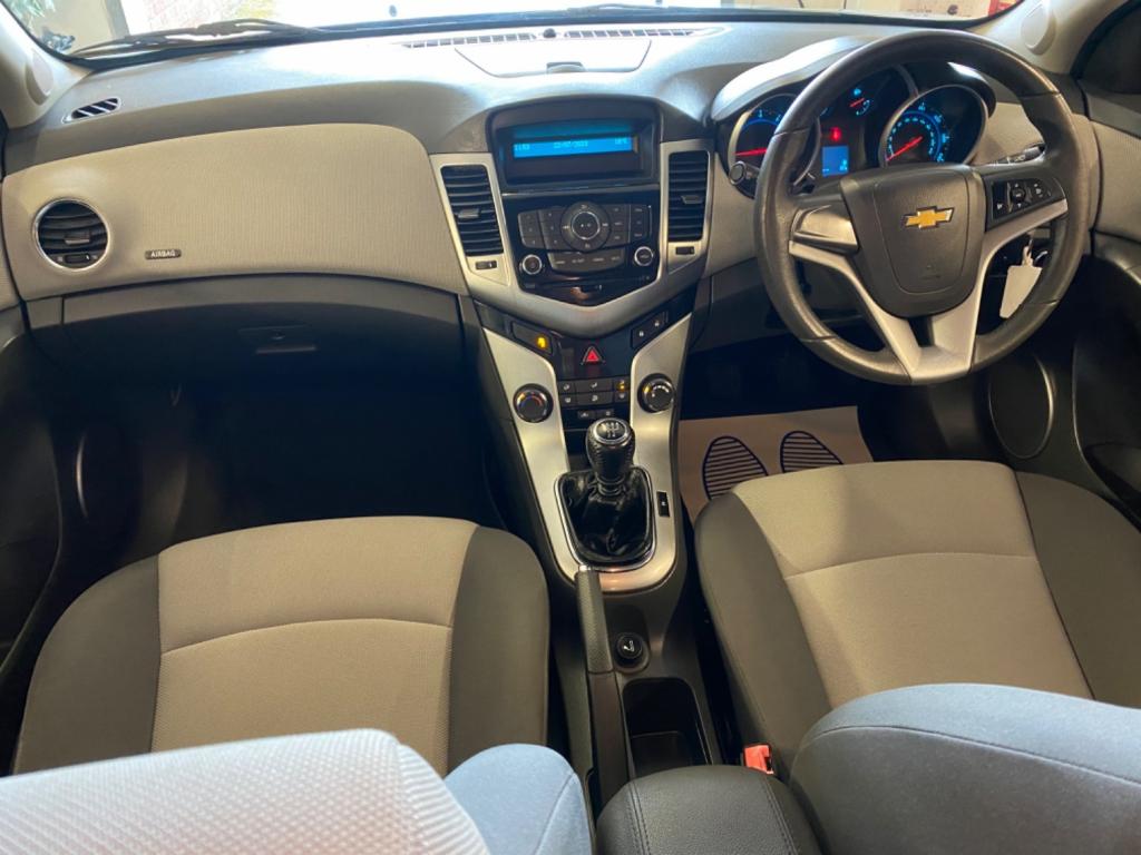 CHEVROLET CRUZE