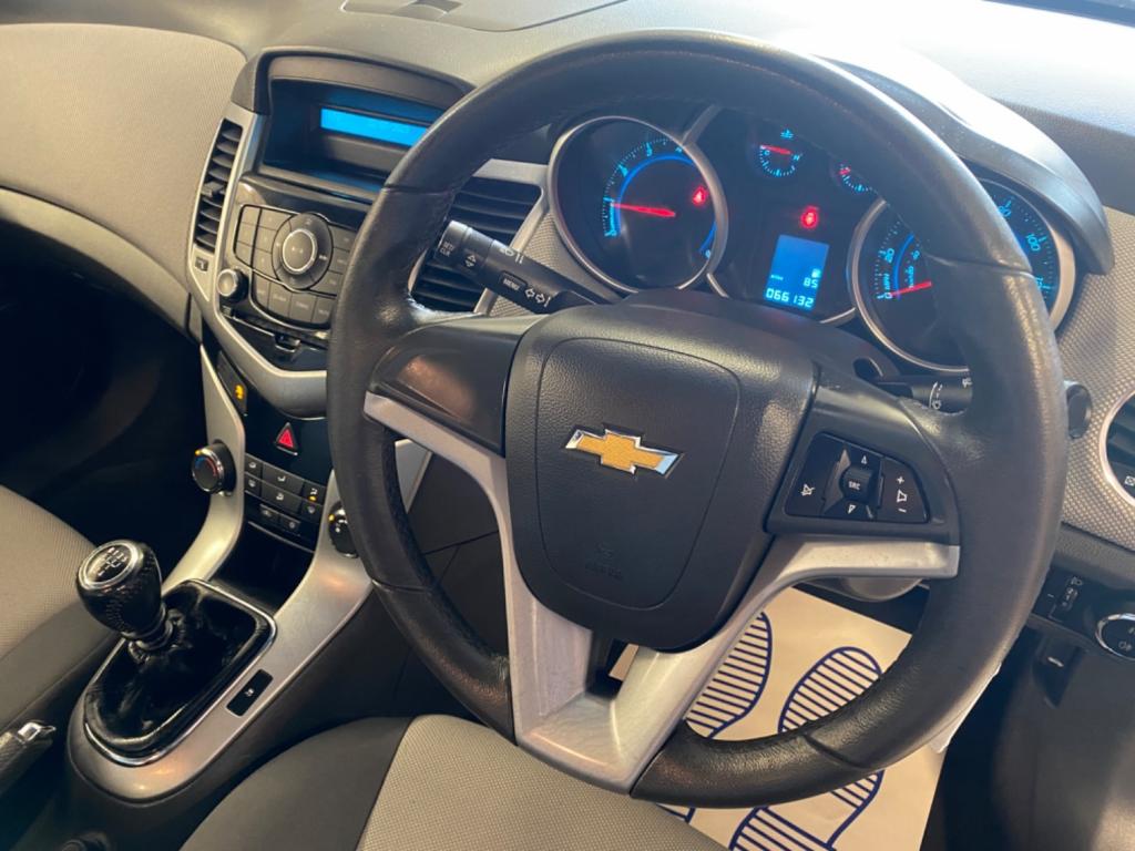 CHEVROLET CRUZE
