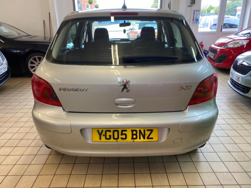 PEUGEOT 307
