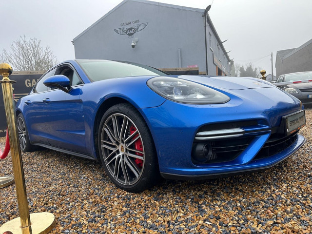 PORSCHE