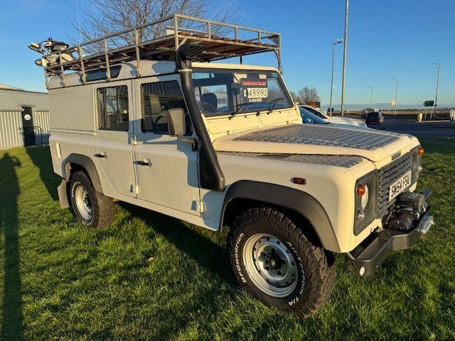 LAND ROVER DEFENDER 110