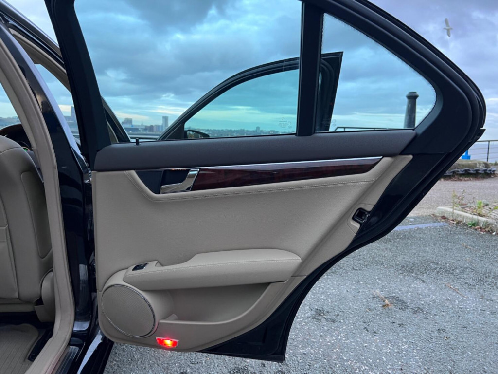 MERCEDES-BENZ C CLASS