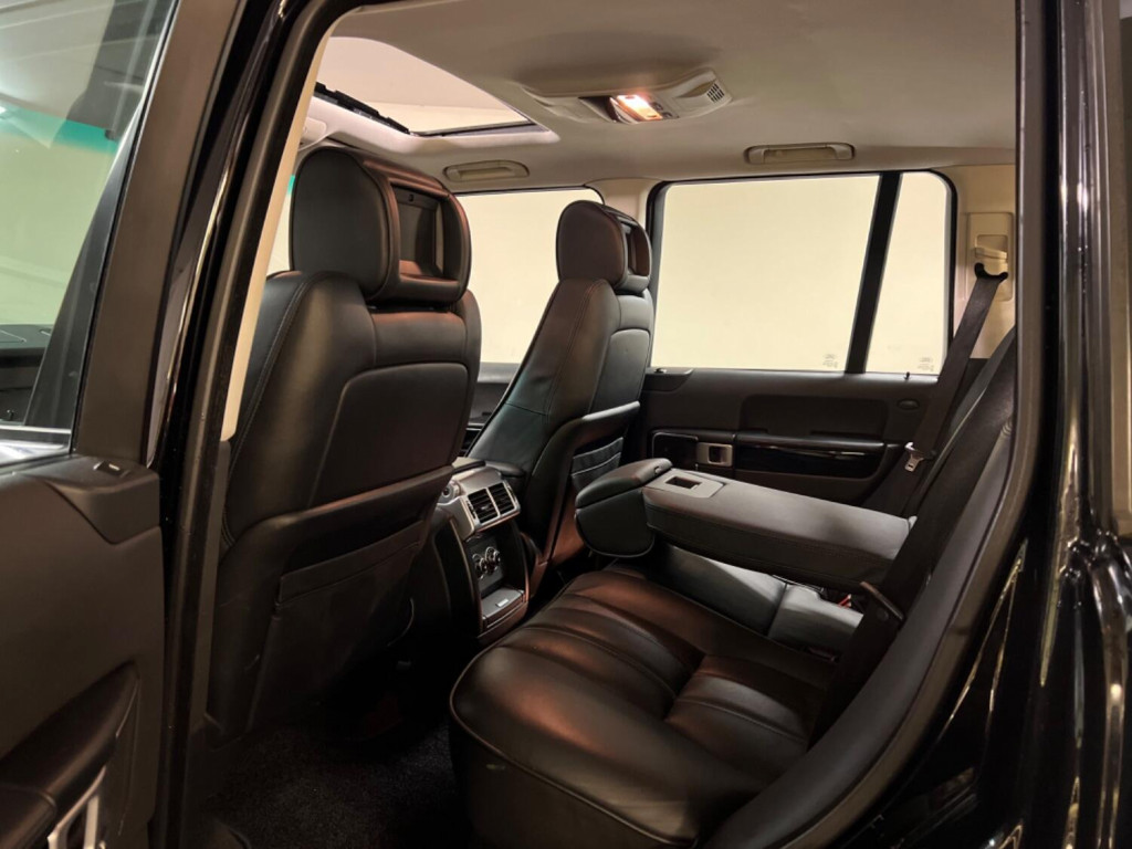 View LAND ROVER RANGE ROVER 4.2 V8 Supercharged Vogue SE