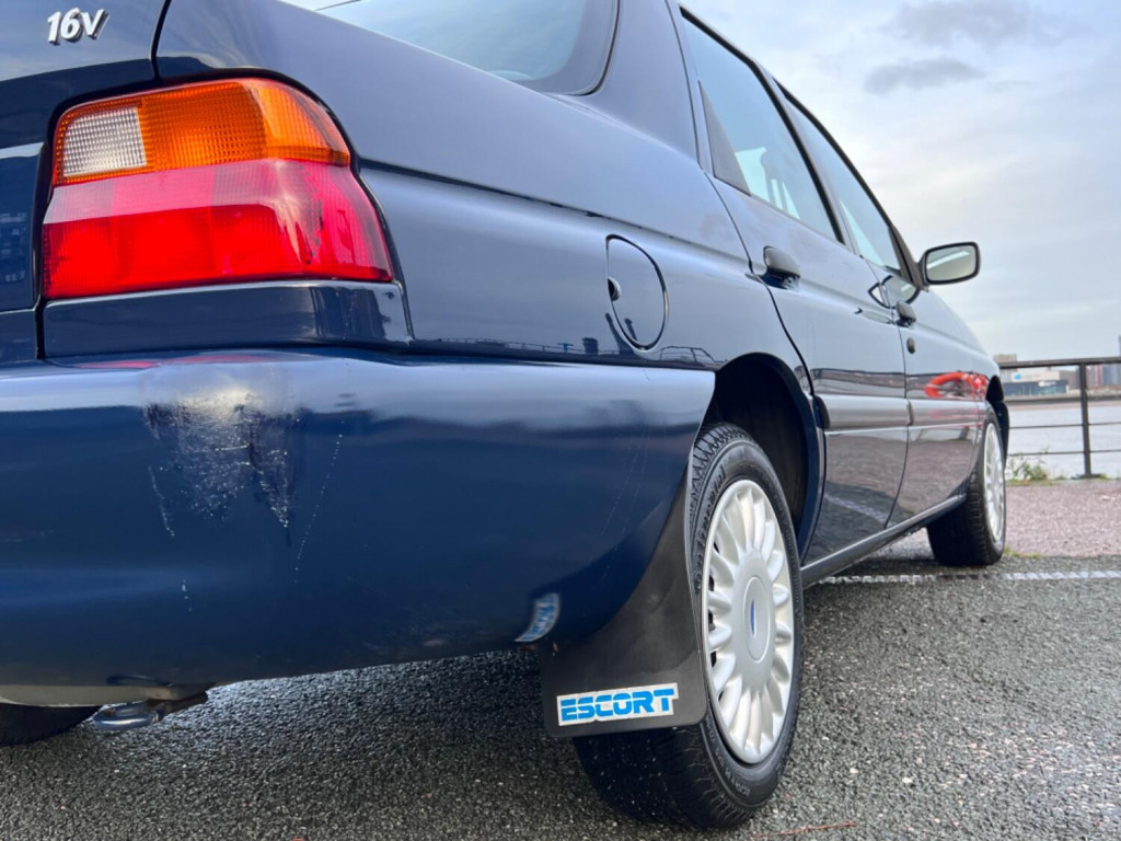 FORD ESCORT