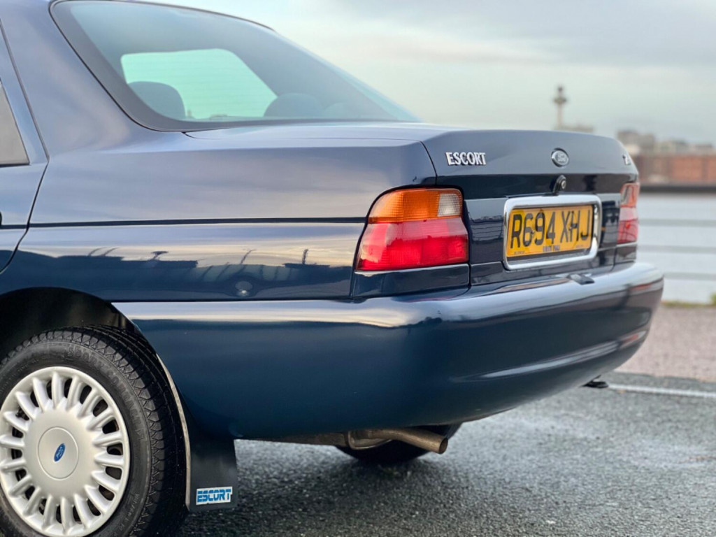 FORD ESCORT