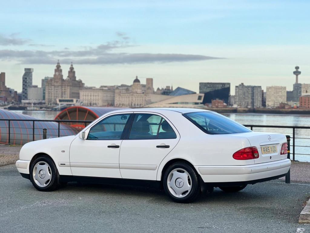 MERCEDES-BENZ E CLASS