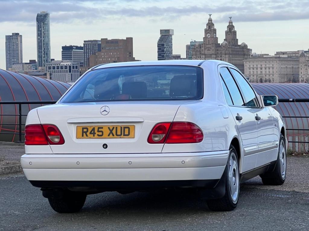 MERCEDES-BENZ E CLASS