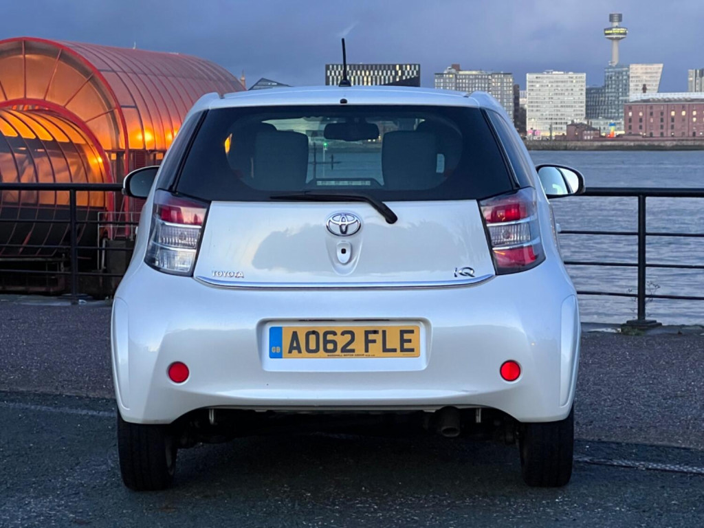 TOYOTA IQ
