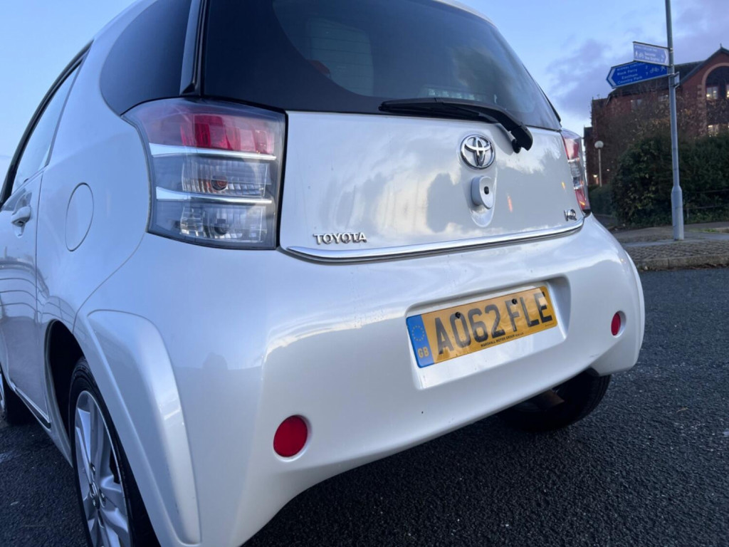 TOYOTA IQ