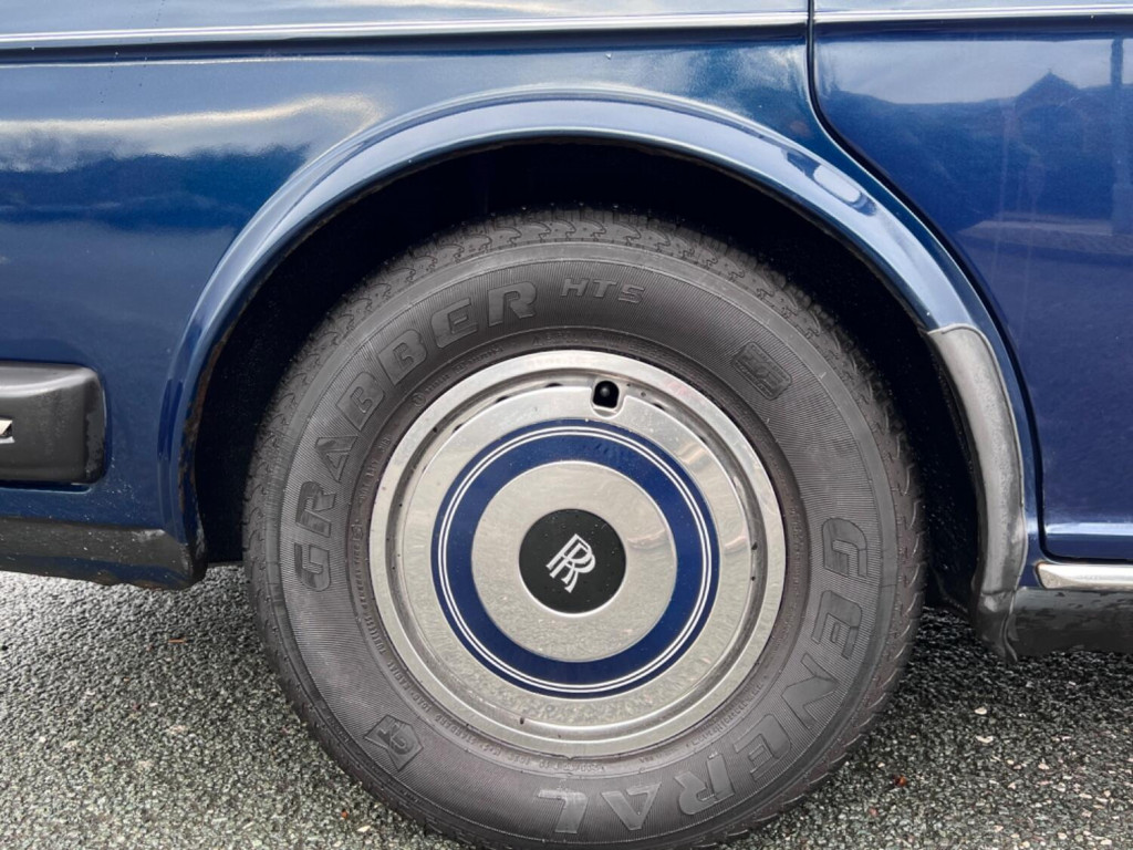 ROLLS-ROYCE SILVER SPIRIT