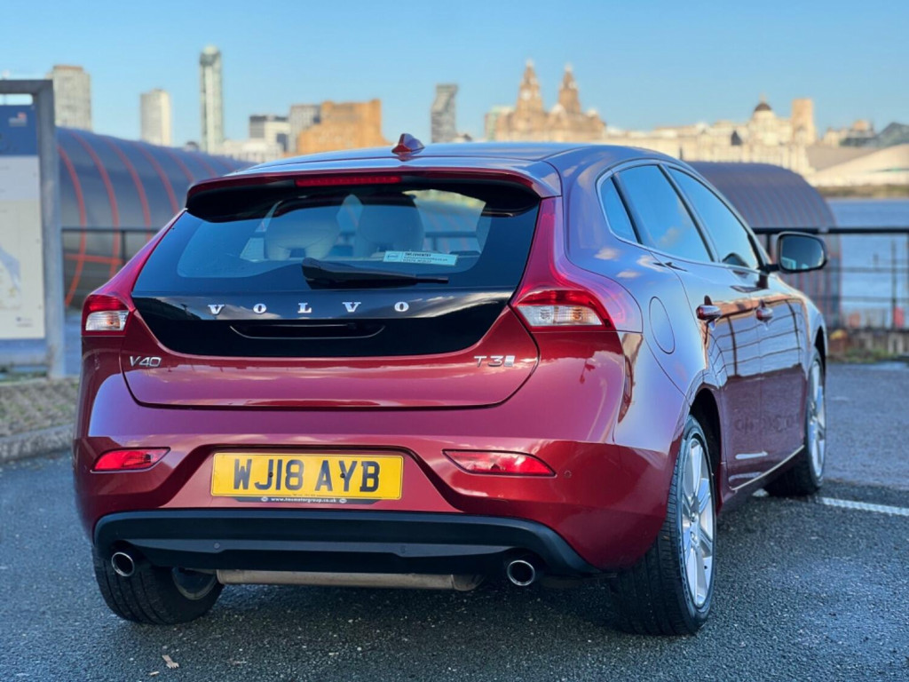 VOLVO V40