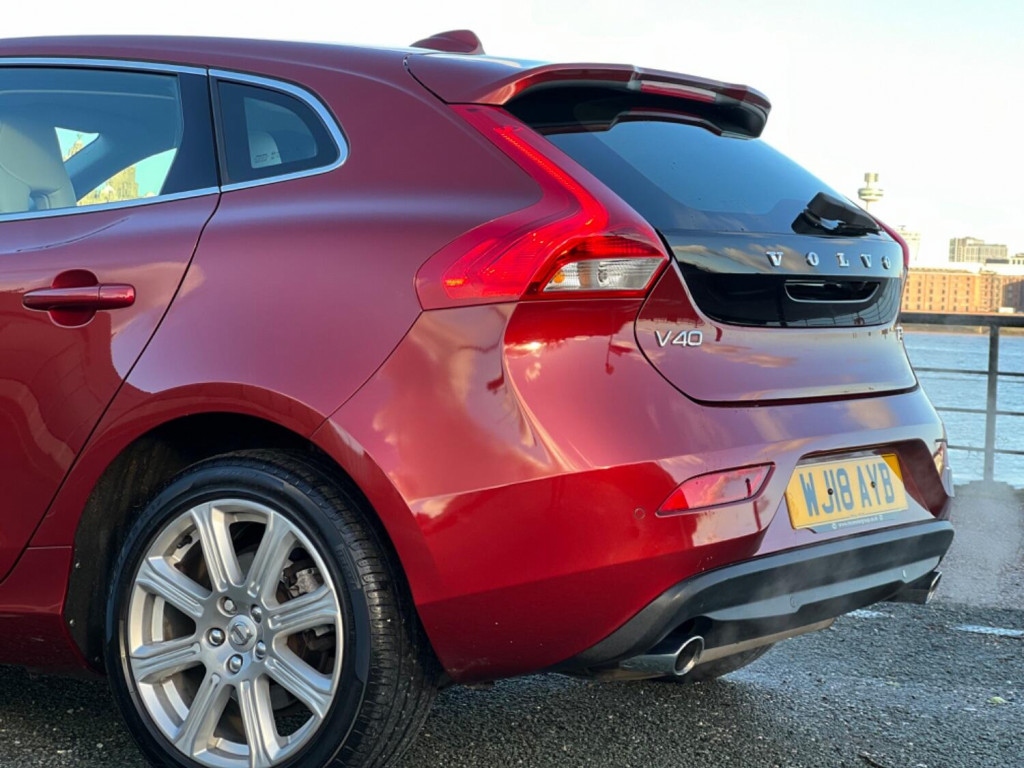 VOLVO V40