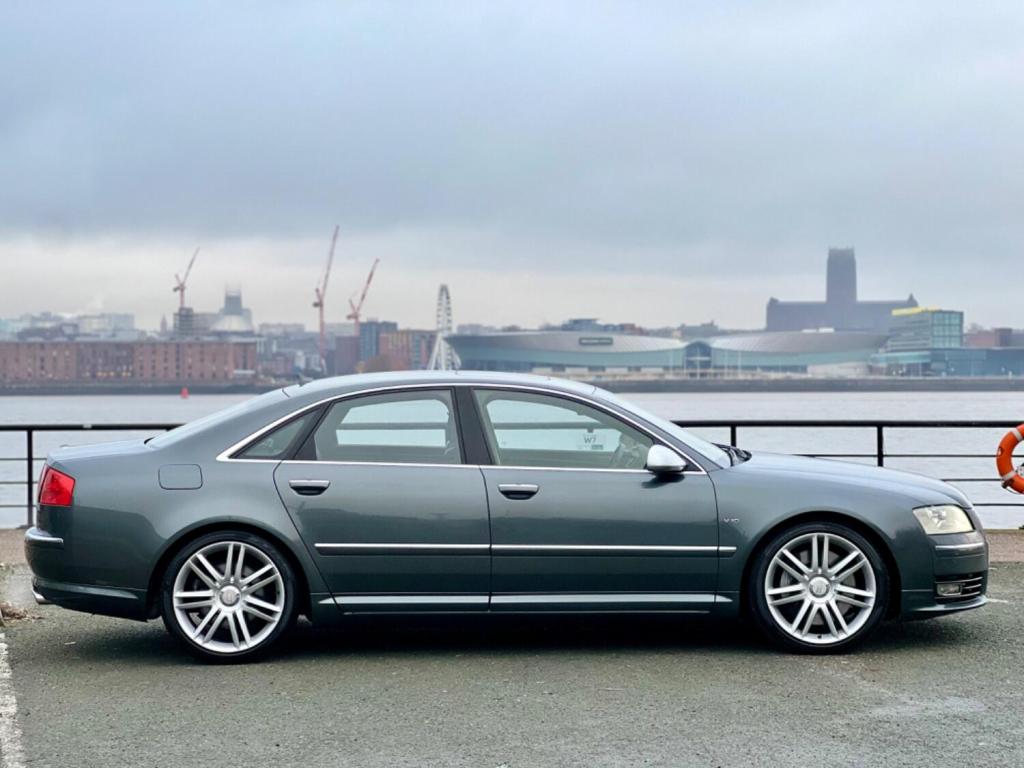 View AUDI S8 5.2 FSI 