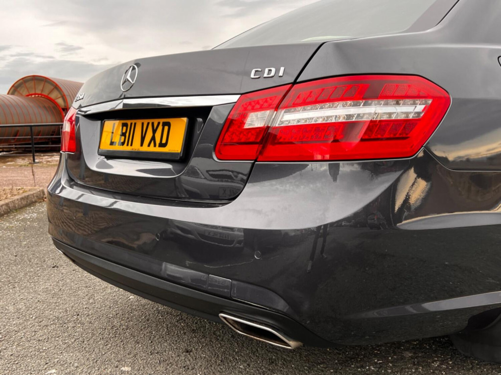 MERCEDES-BENZ E CLASS