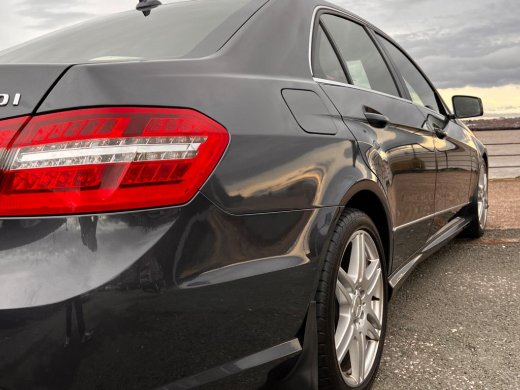 MERCEDES-BENZ E CLASS