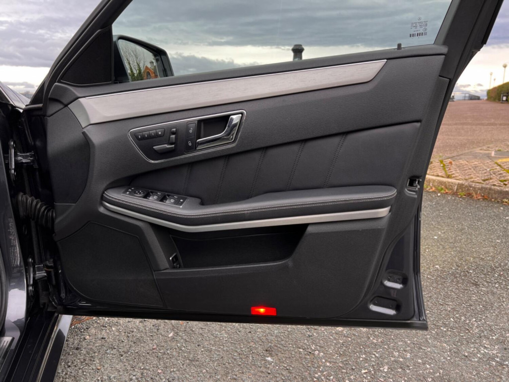 MERCEDES-BENZ E CLASS