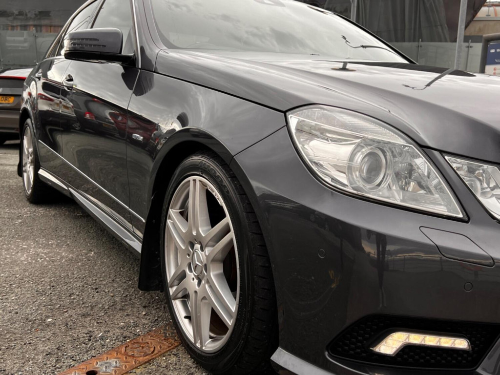 MERCEDES-BENZ E CLASS