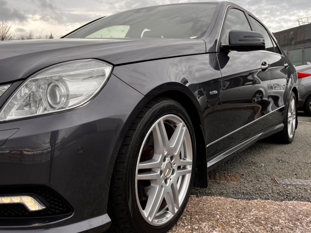 MERCEDES-BENZ E CLASS