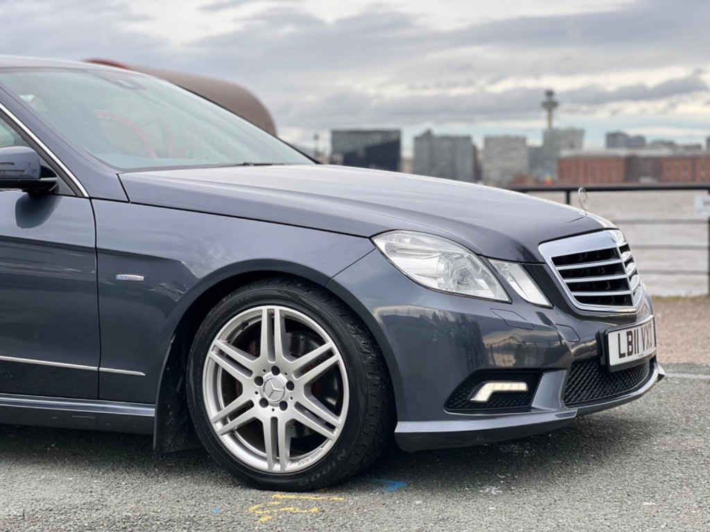 MERCEDES-BENZ E CLASS