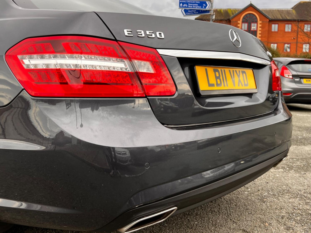 MERCEDES-BENZ E CLASS