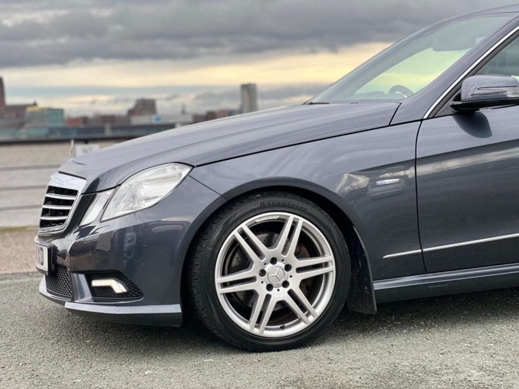 MERCEDES-BENZ E CLASS