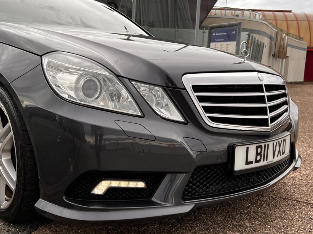 MERCEDES-BENZ E CLASS